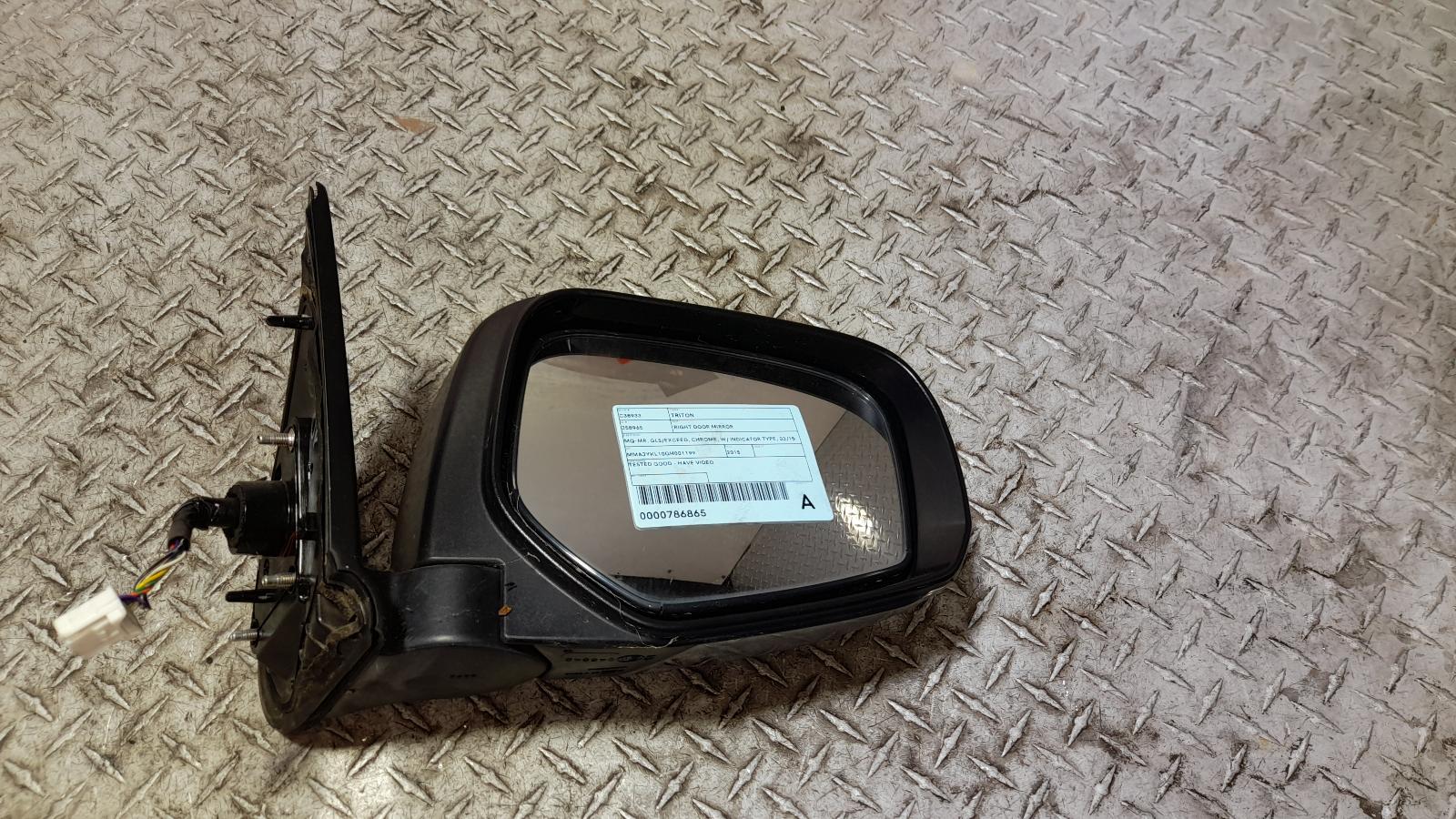 View Auto part Right Door Mirror Mitsubishi Triton 2015