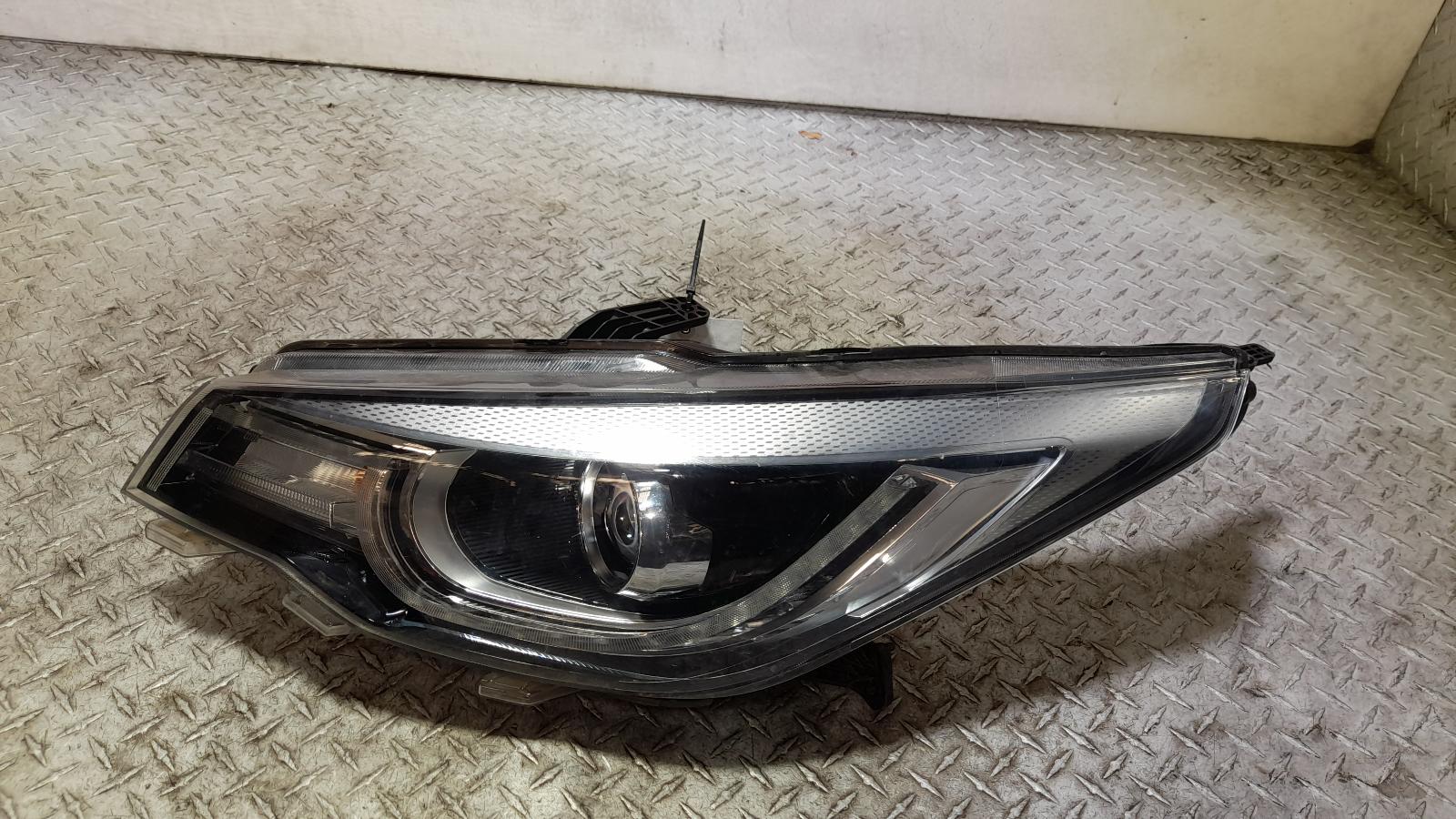 View Auto part Left Headlamp Mg Mg3 2022
