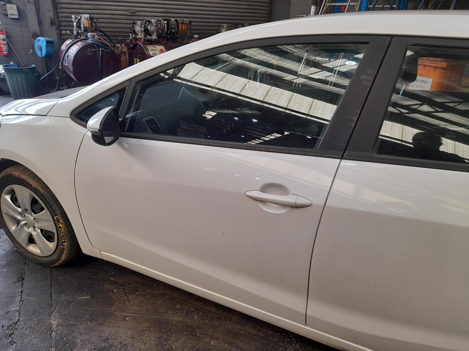 View Auto part Left Front Window Reg/Motor Kia Cerato 2015