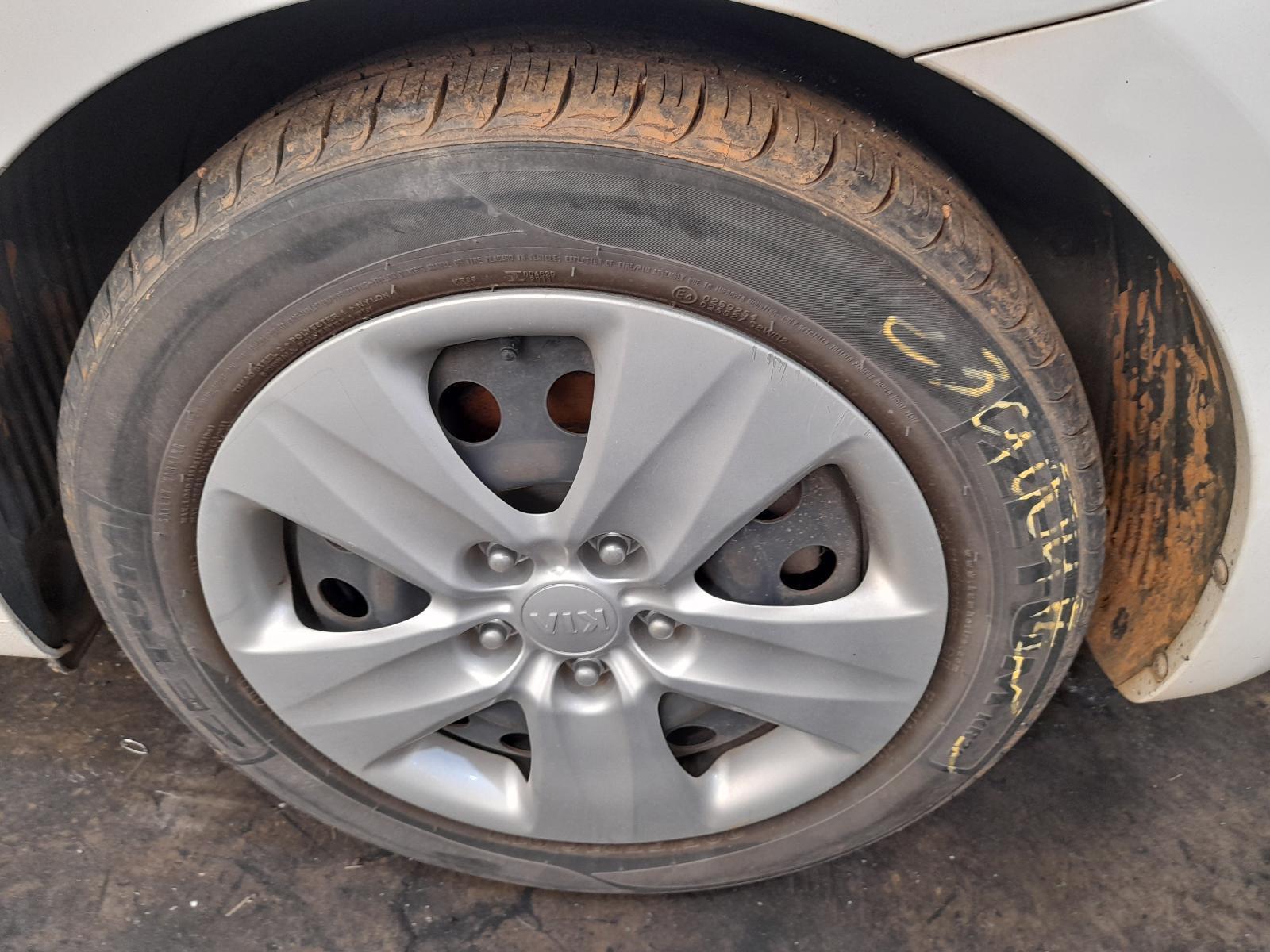 View Auto part Wheel Standard/Steel Kia Cerato 2015