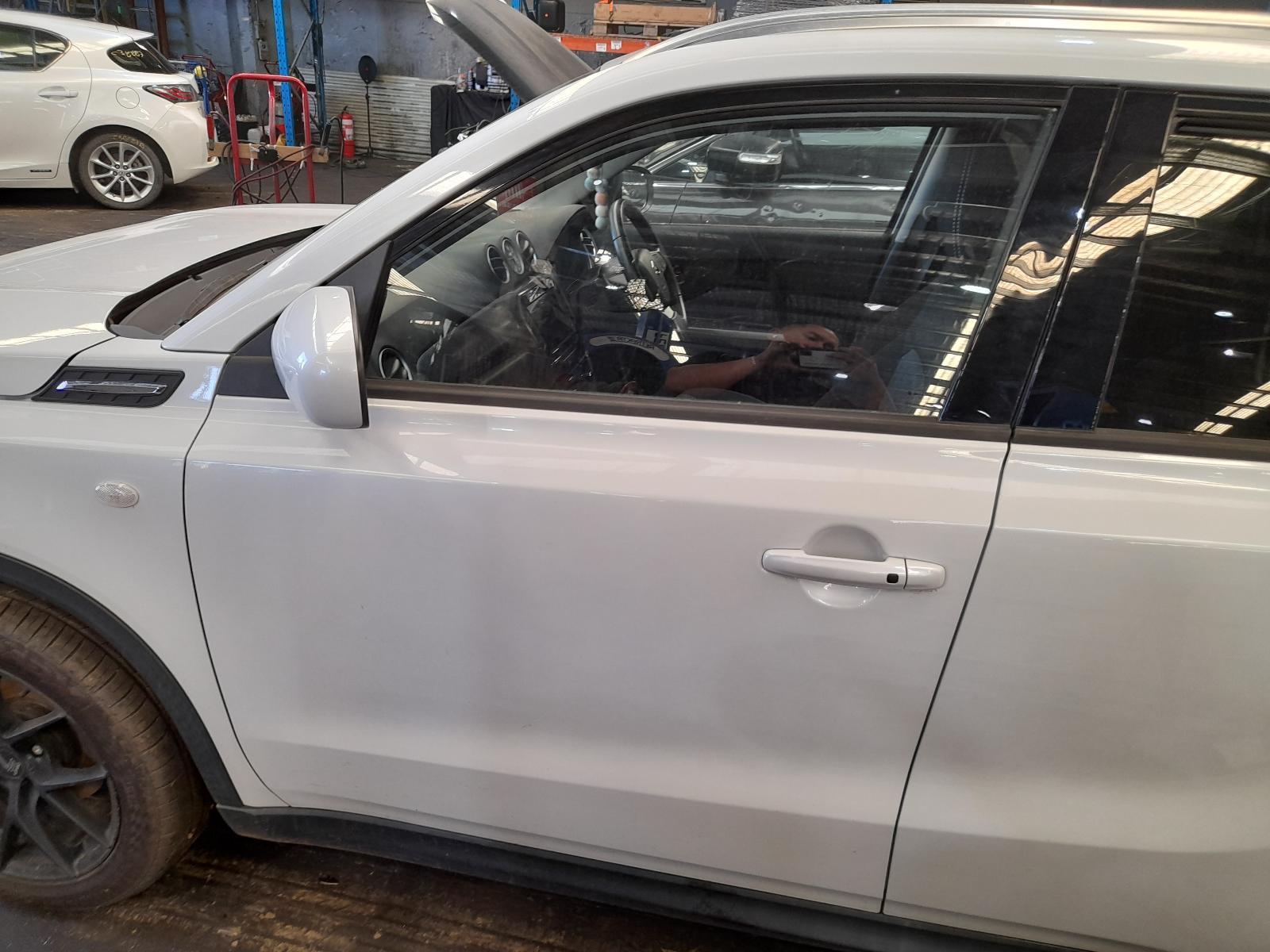 View Auto part Left Front Window Reg/Motor Suzuki Vitara 2021