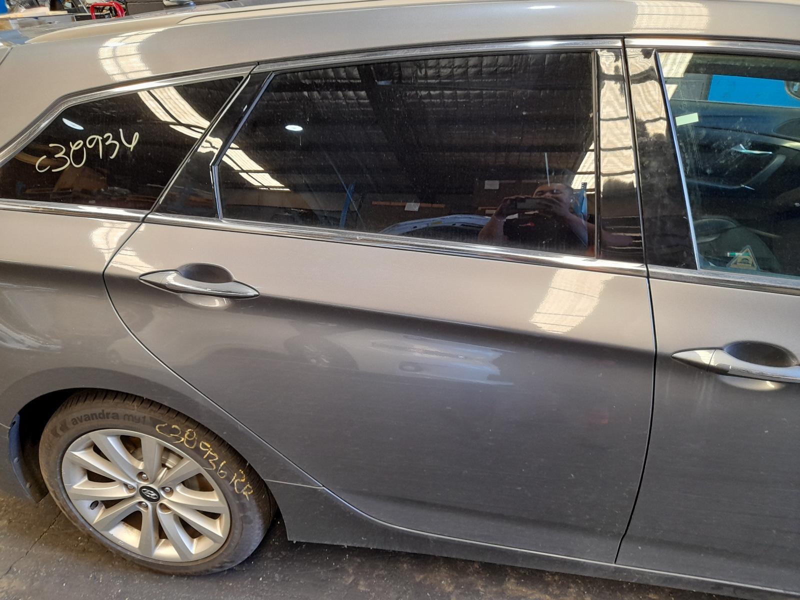 View Auto part Right Rear Door Sliding Hyundai I40 2012