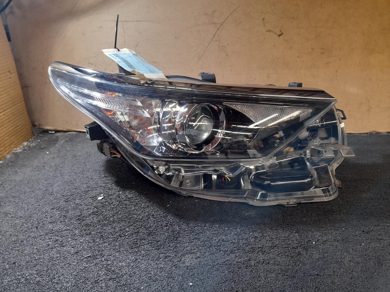 View Auto part Right Headlamp Toyota Corolla 2015