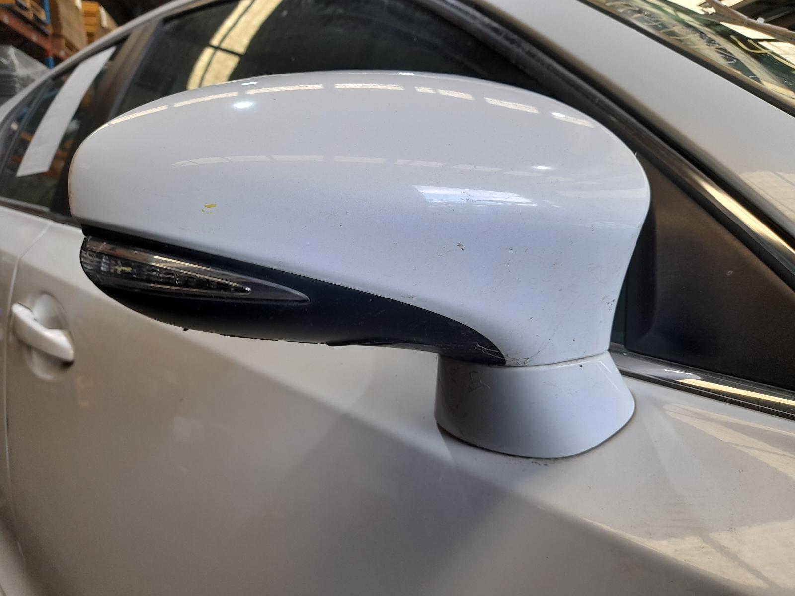 View Auto part Right Door Mirror Lexus Ct200h 2012