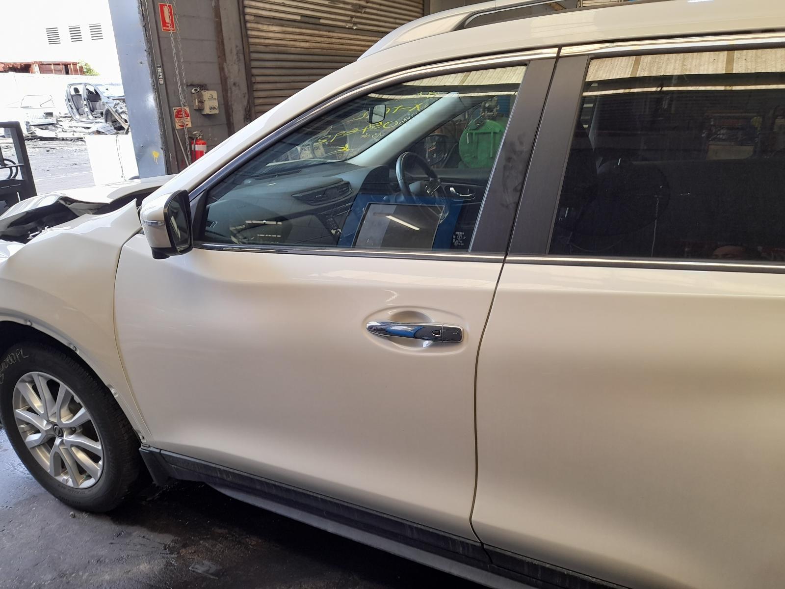 View Auto part Left Front Door Window Nissan Xtrail 2018