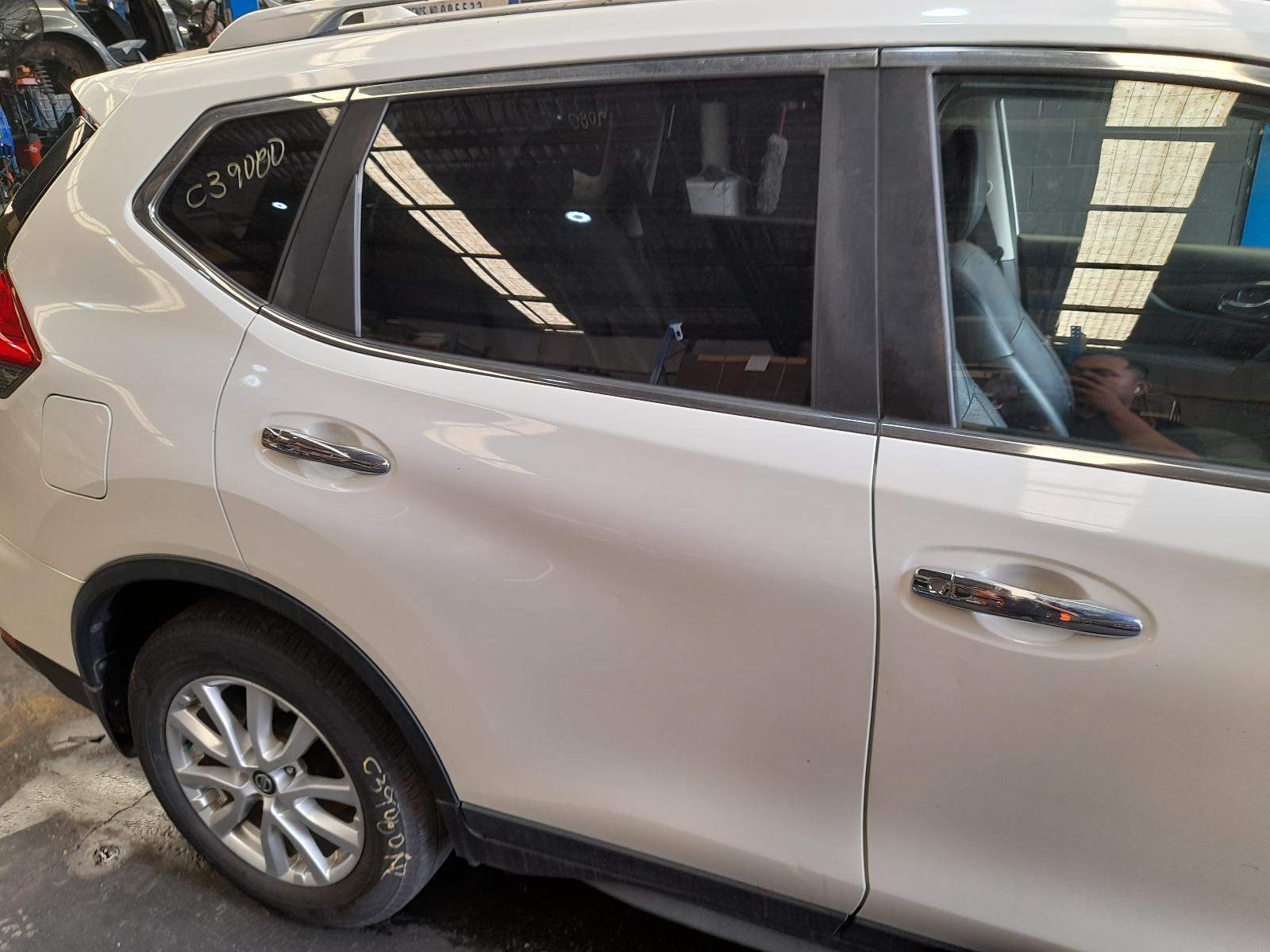 View Auto part Right Rear Wnd Reg/Motor Nissan Xtrail 2018