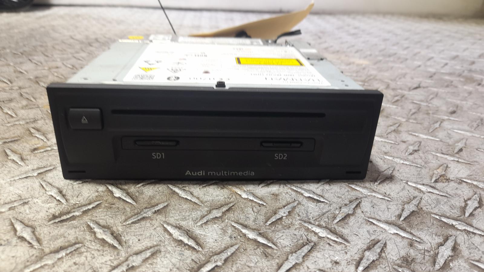 View Auto part Radio/Cd/Dvd/Sat/Tv Audi A3 2014