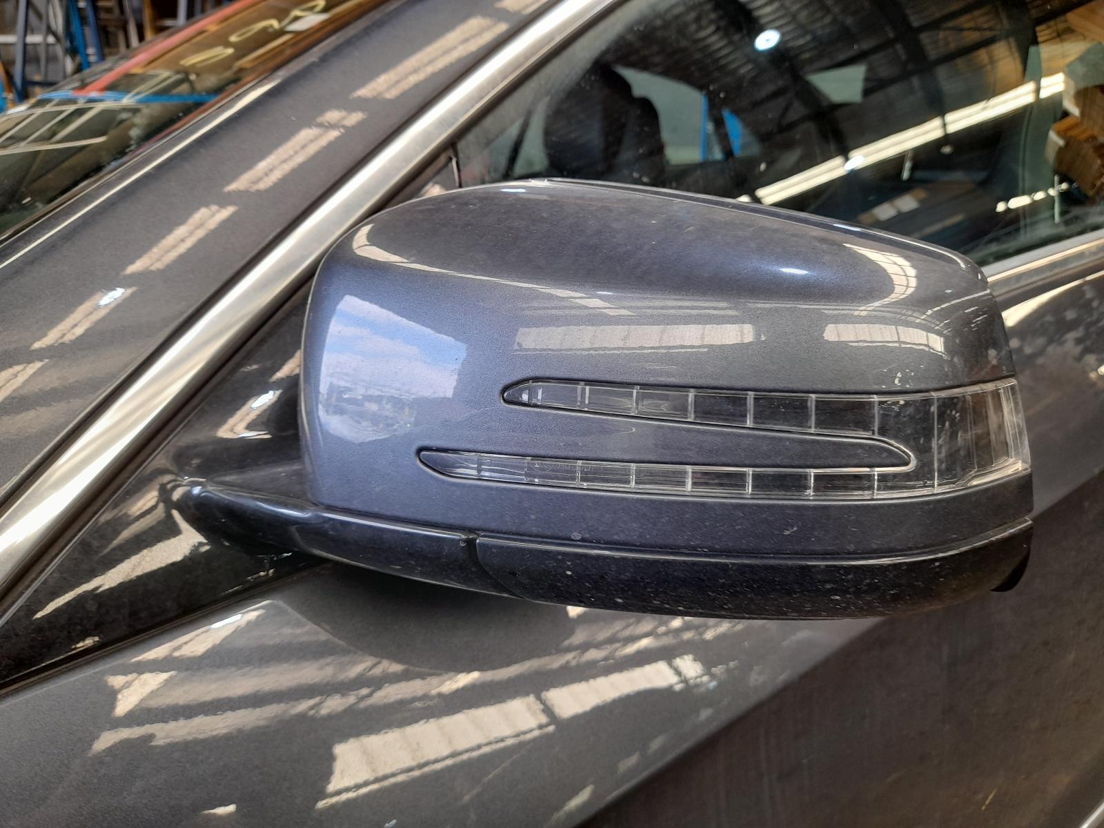 View Auto part Left Door Mirror Mercedes E Class 2011