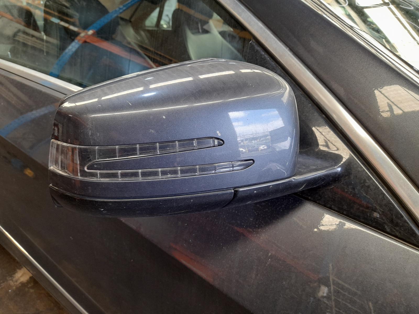 View Auto part Right Door Mirror Mercedes E Class 2011