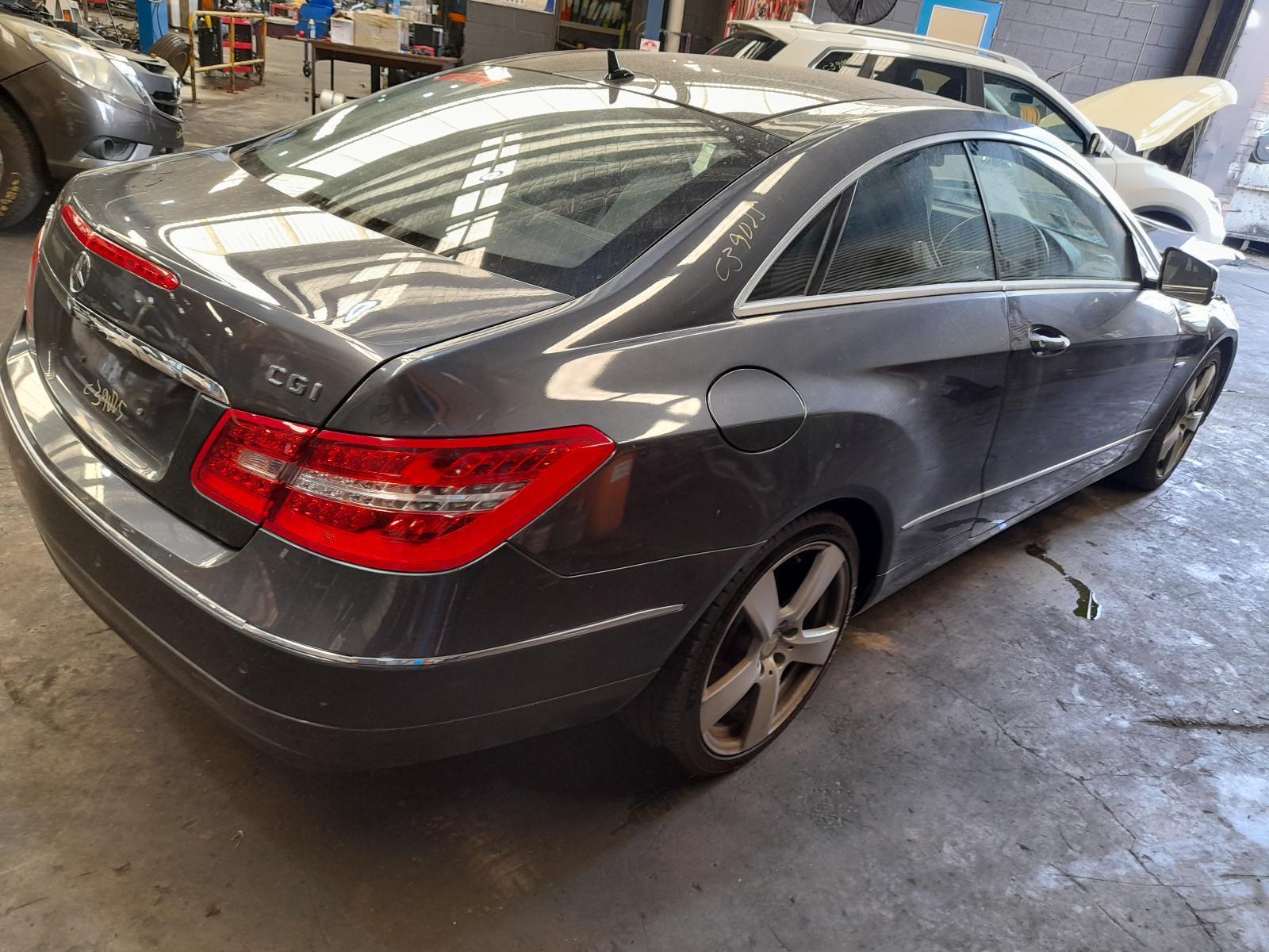 View Auto part Right Rear Wnd Reg/Motor Mercedes E Class 2011