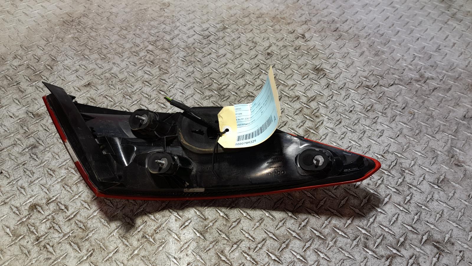 View Auto part Right Taillight Mercedes E Class 2011