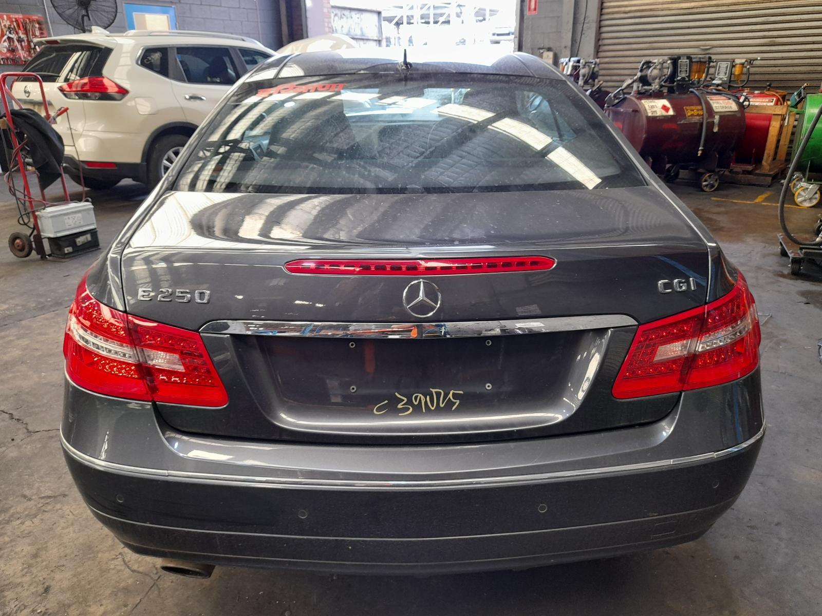 View Auto part Bootlid/Tailgate Mercedes E Class 2011