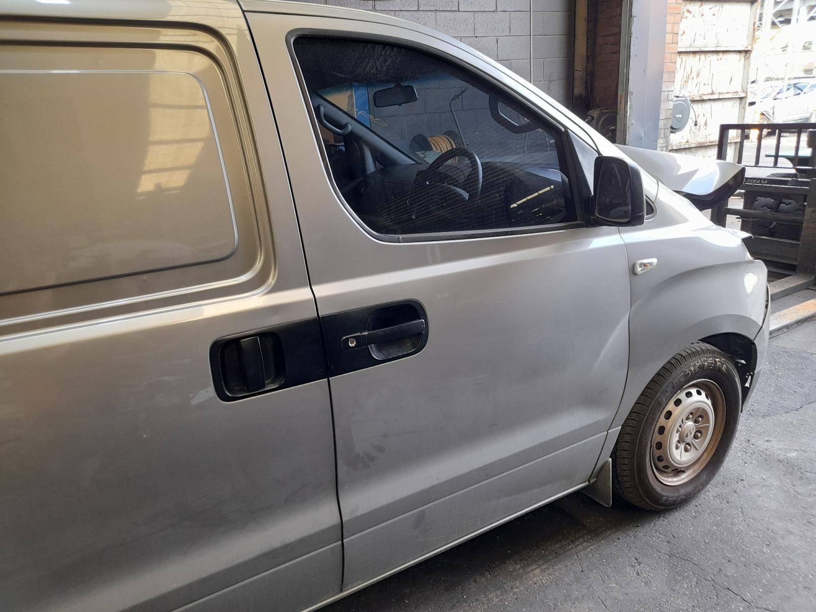 View Auto part Right Front Door Hyundai Iload/imax 2019