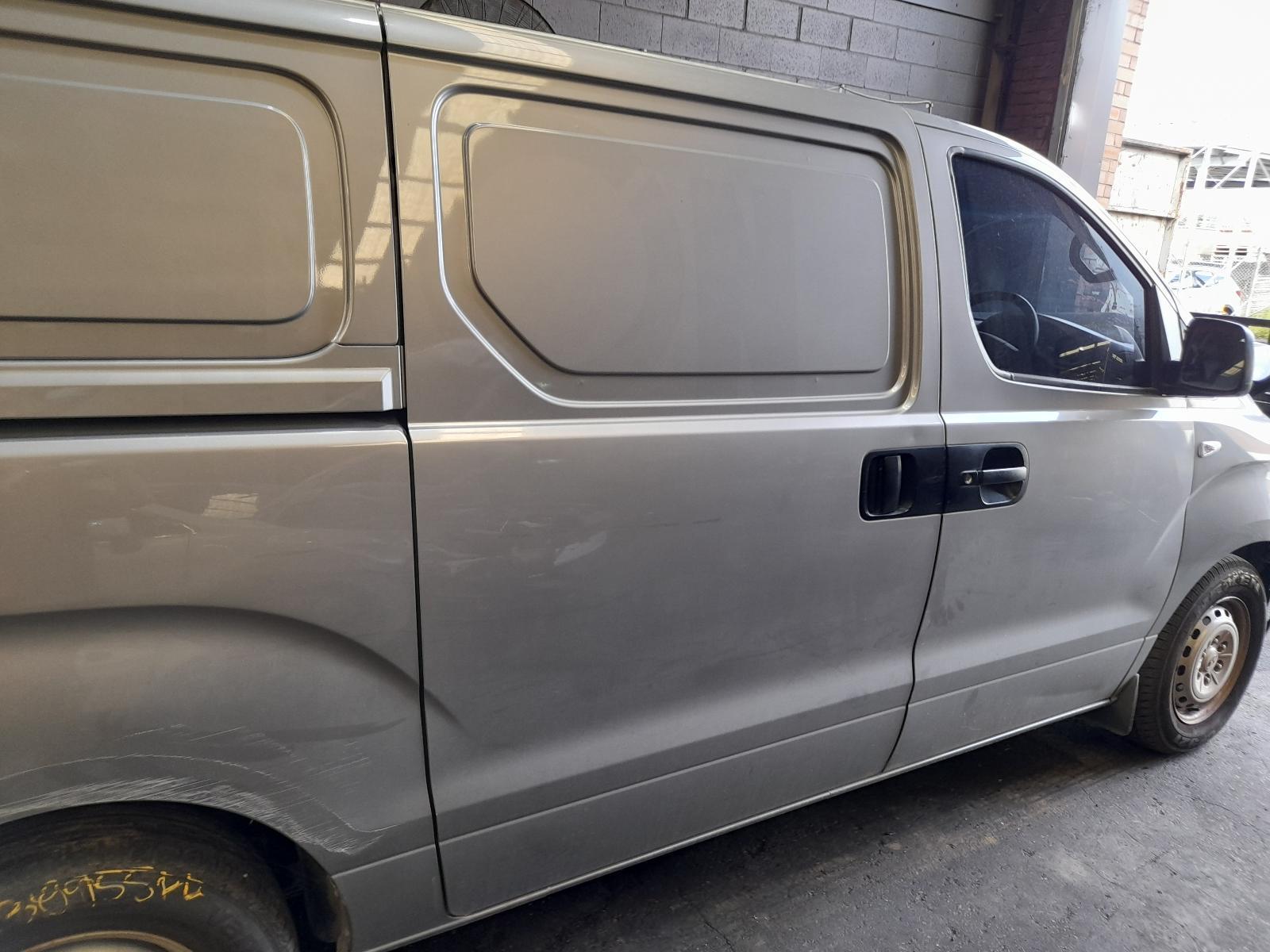 View Auto part Right Rear Door Sliding Hyundai Iload/imax 2019