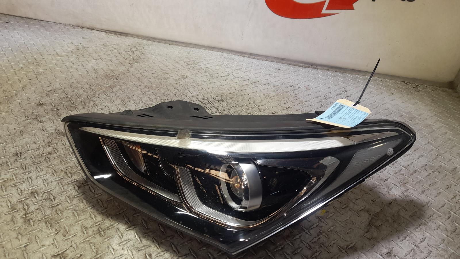View Auto part Left Headlamp Hyundai Santa Fe 2017
