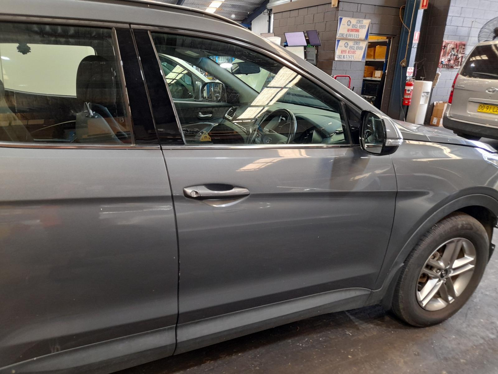 View Auto part Right Front Door Window Hyundai Santa Fe 2017