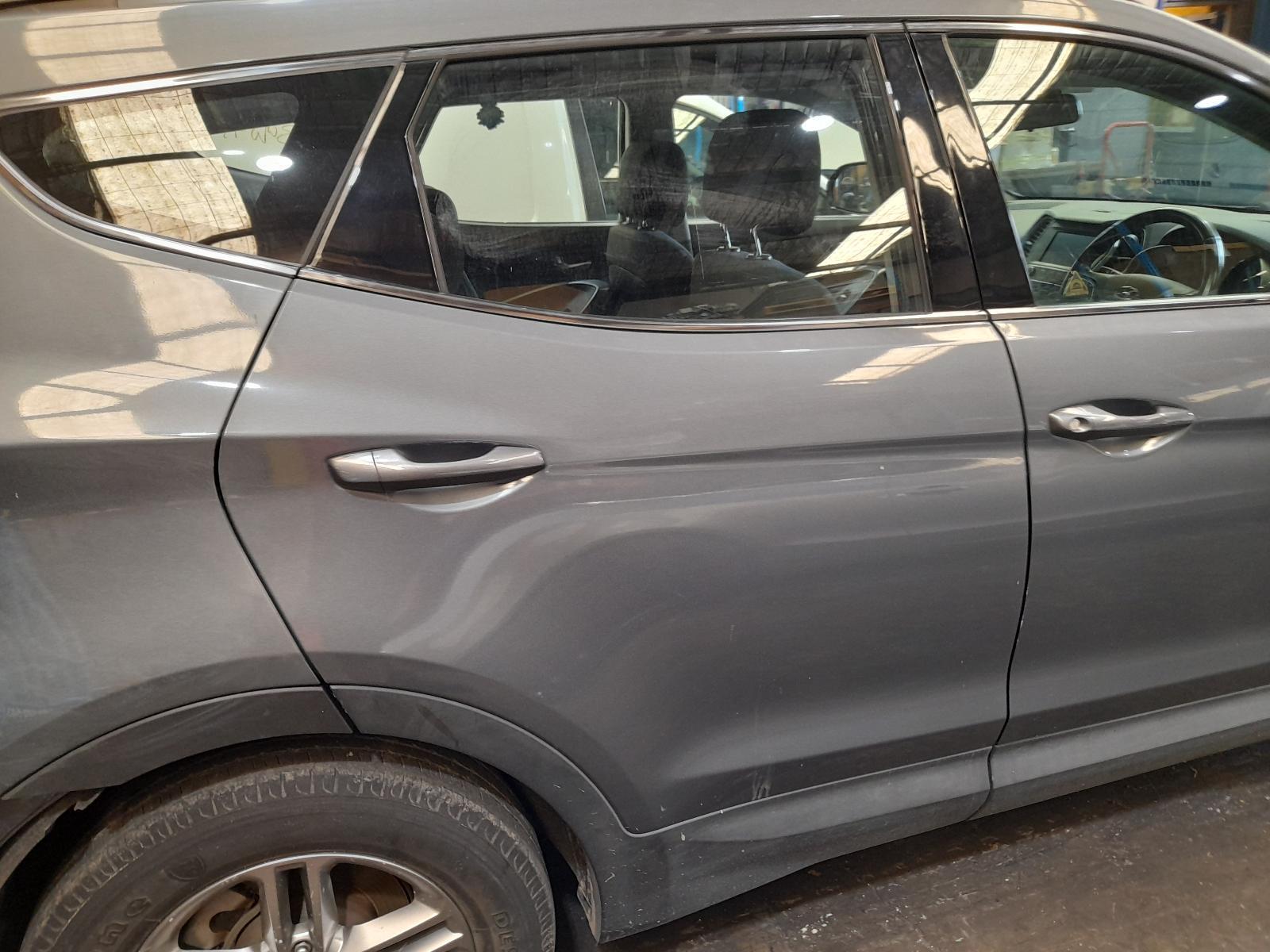 View Auto part Right Rear Door Window Hyundai Santa Fe 2017