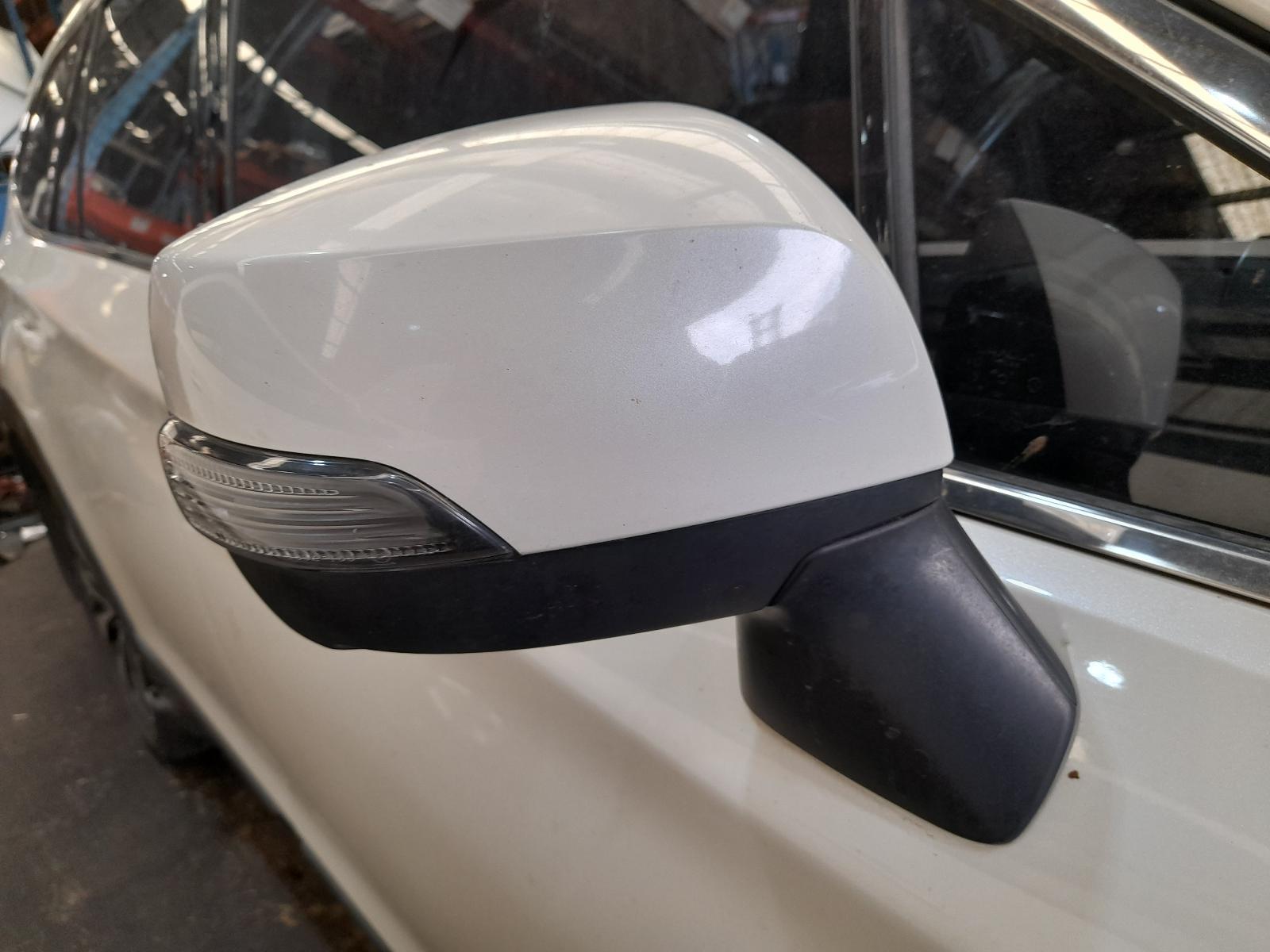 View Auto part Right Door Mirror Subaru Outback 2015