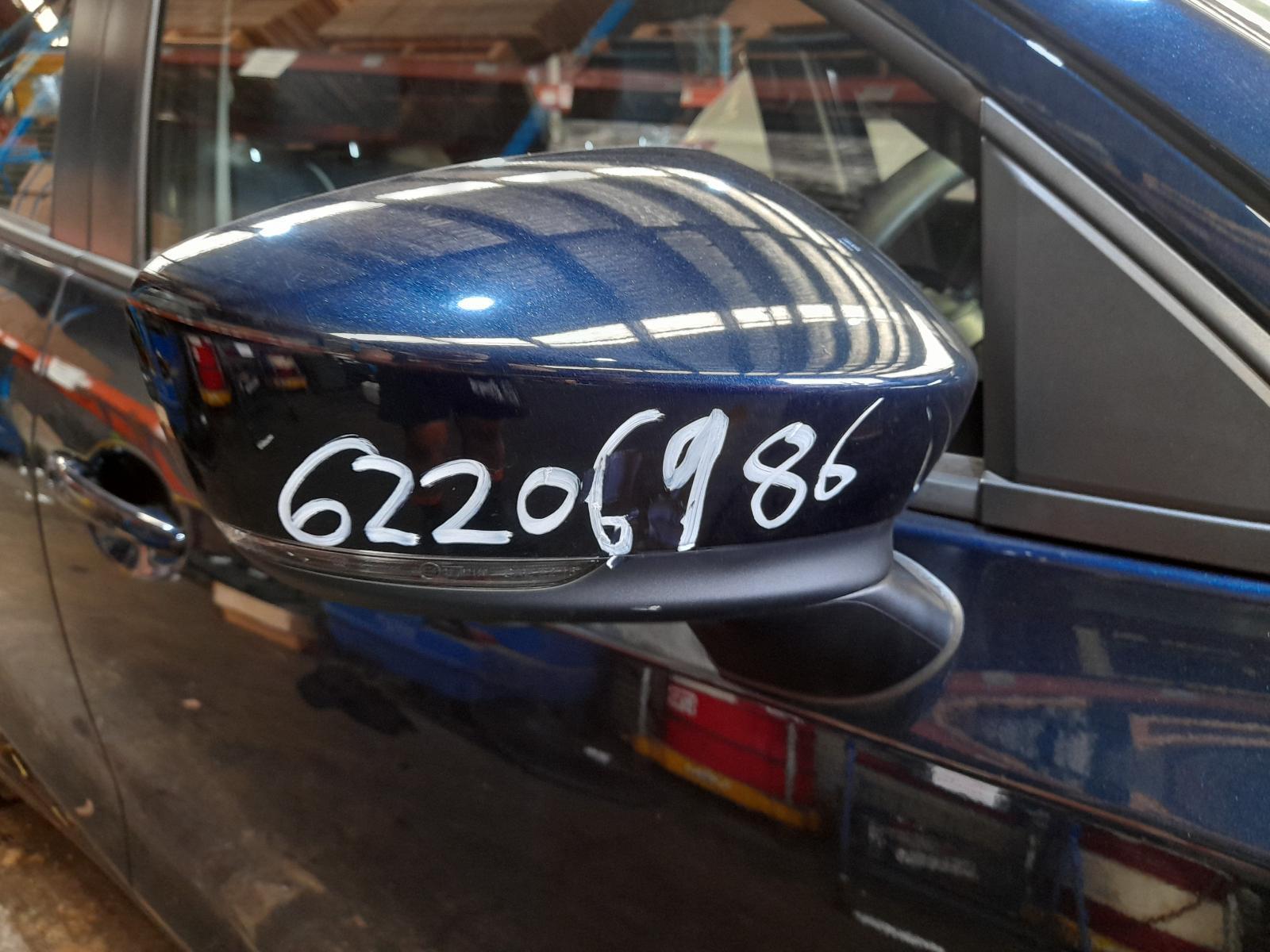 View Auto part Right Door Mirror Mazda 2 2020
