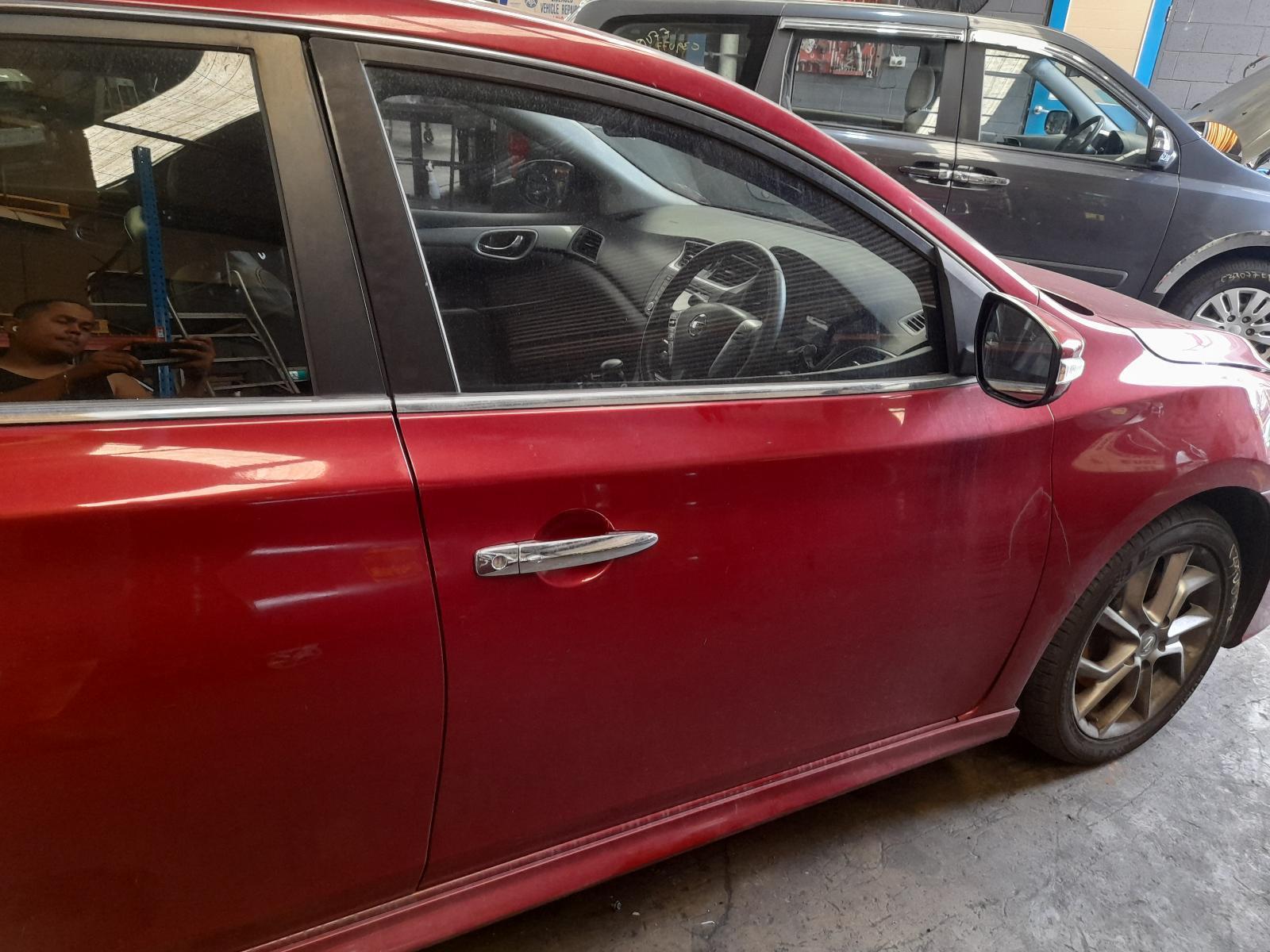 View Auto part Right Front Door Nissan Pulsar 2015