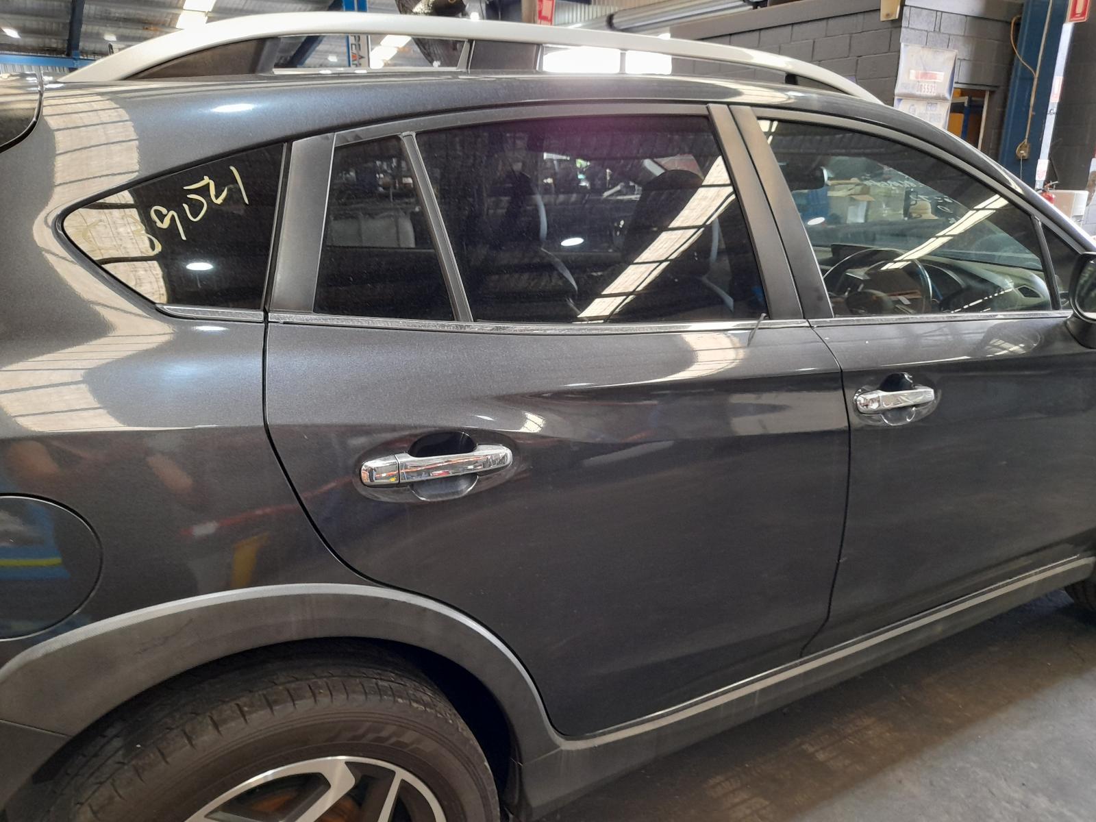 View Auto part Right Rear Door Sliding Subaru Xv 2018