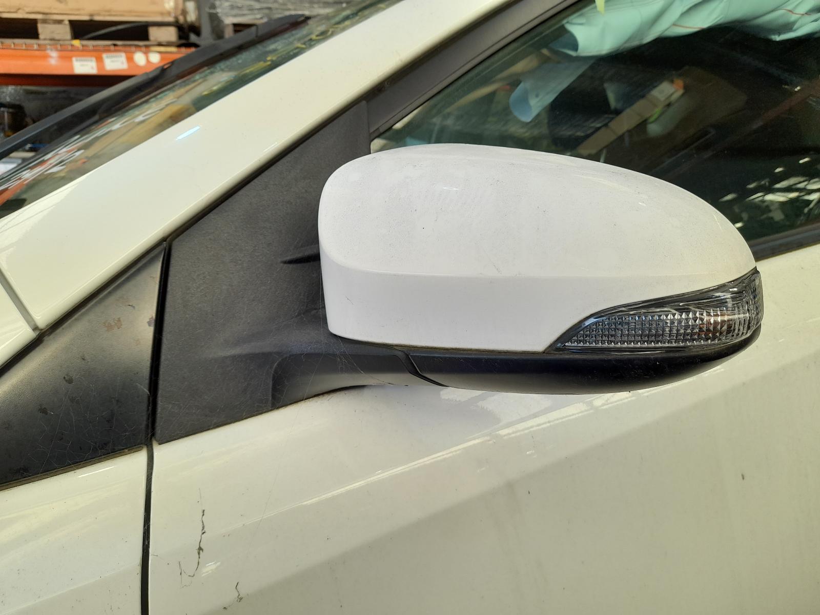 View Auto part Left Door Mirror Toyota Corolla 2018
