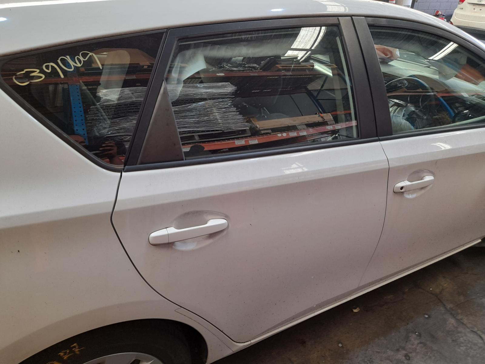 View Auto part Right Rear Wnd Reg/Motor Toyota Corolla 2018