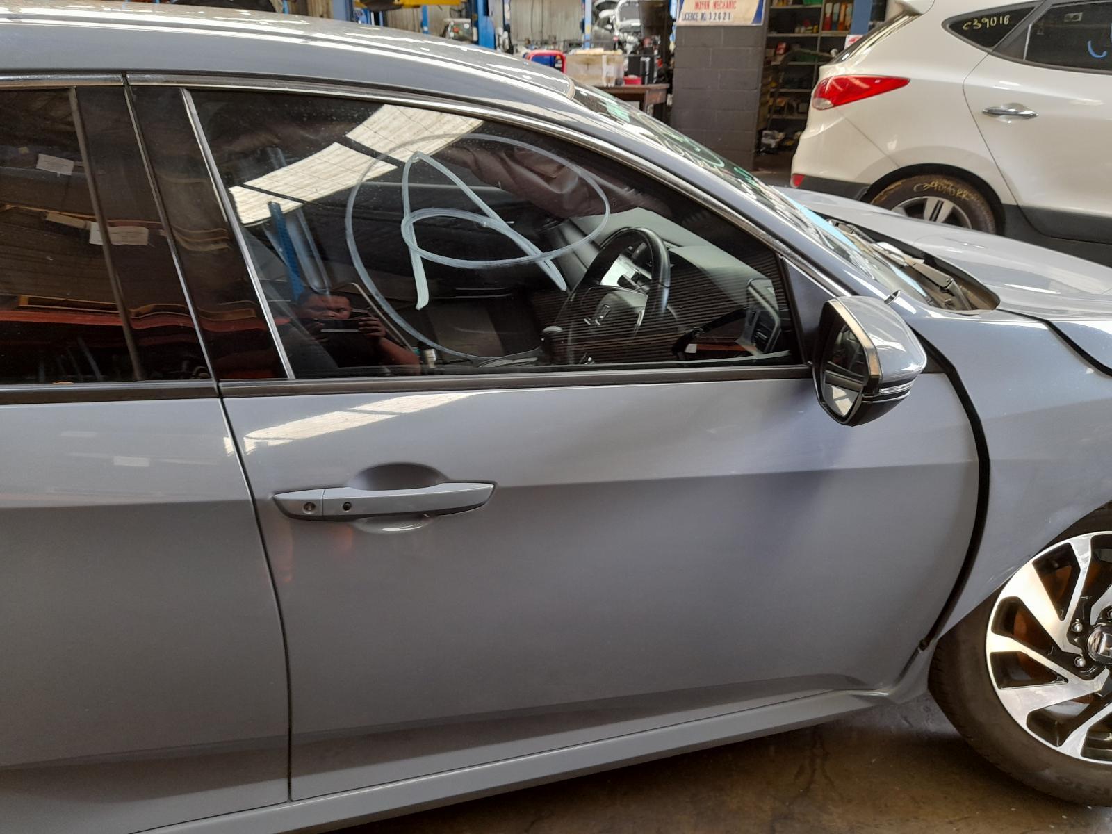 View Auto part Right Front Door Honda Civic 2018