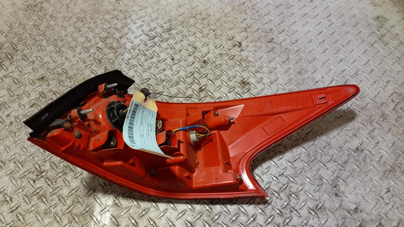 View Auto part Left Taillight Nissan Altima 2014