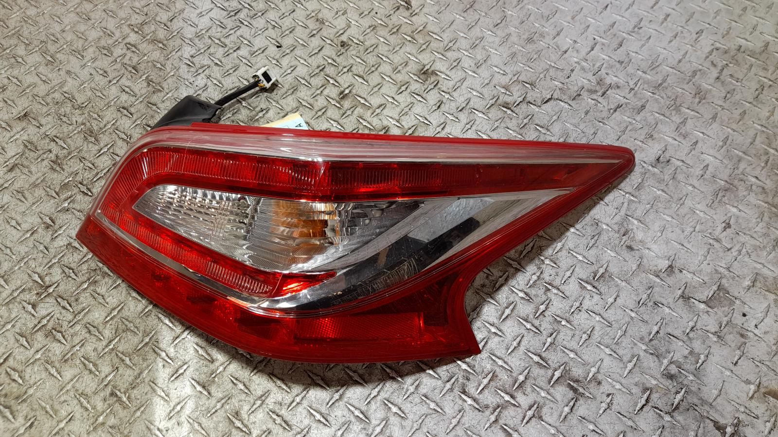View Auto part Right Taillight Nissan Altima 2014