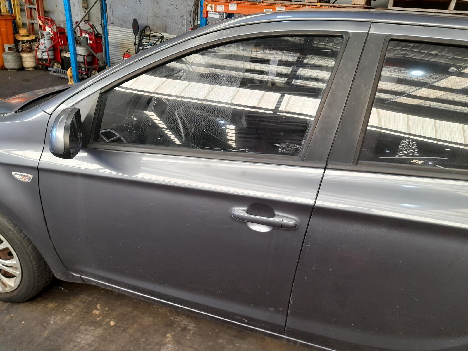 View Auto part Left Front Door Window Hyundai I20 2011