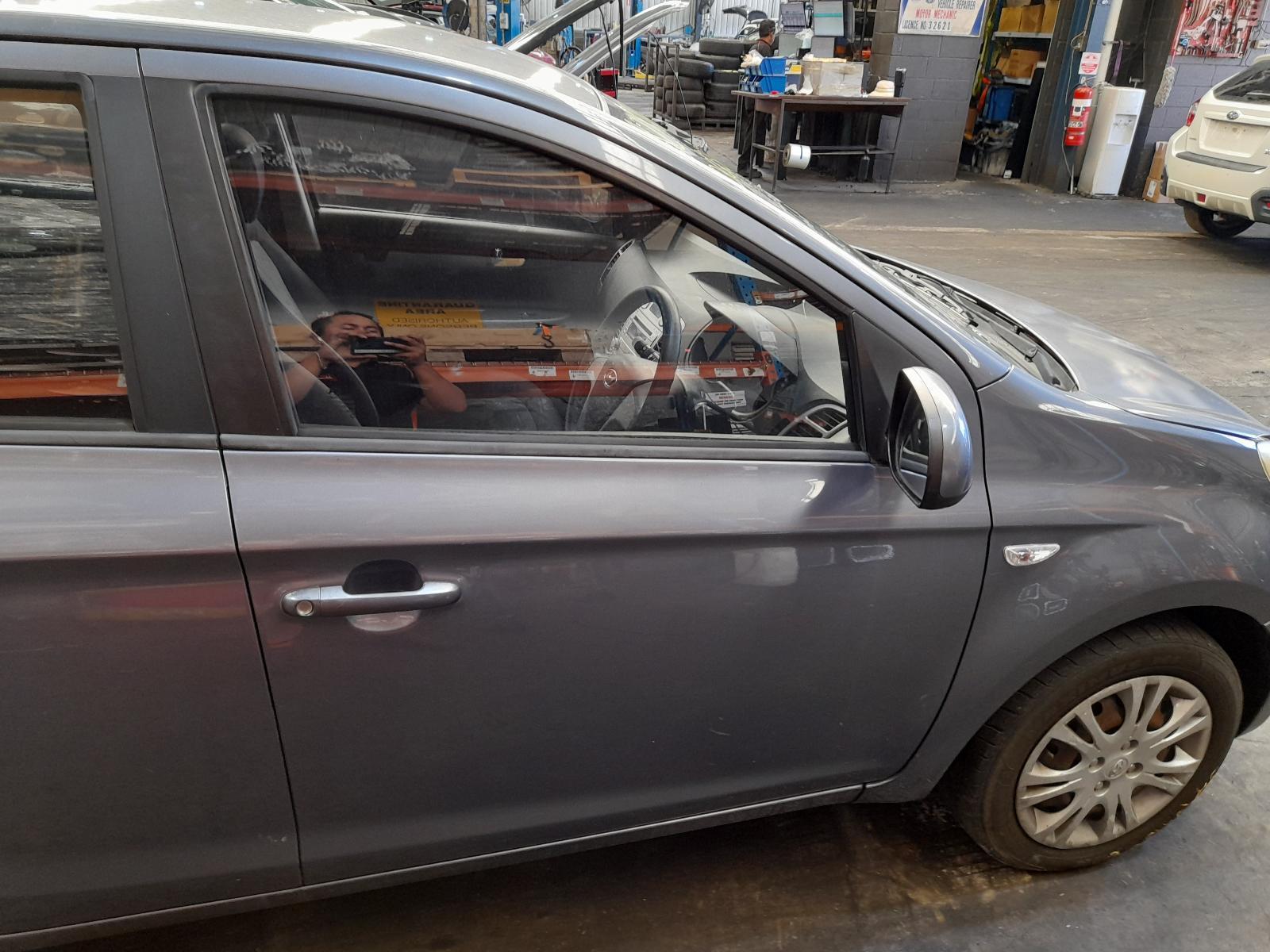 View Auto part Right Front Door Hyundai I20 2011