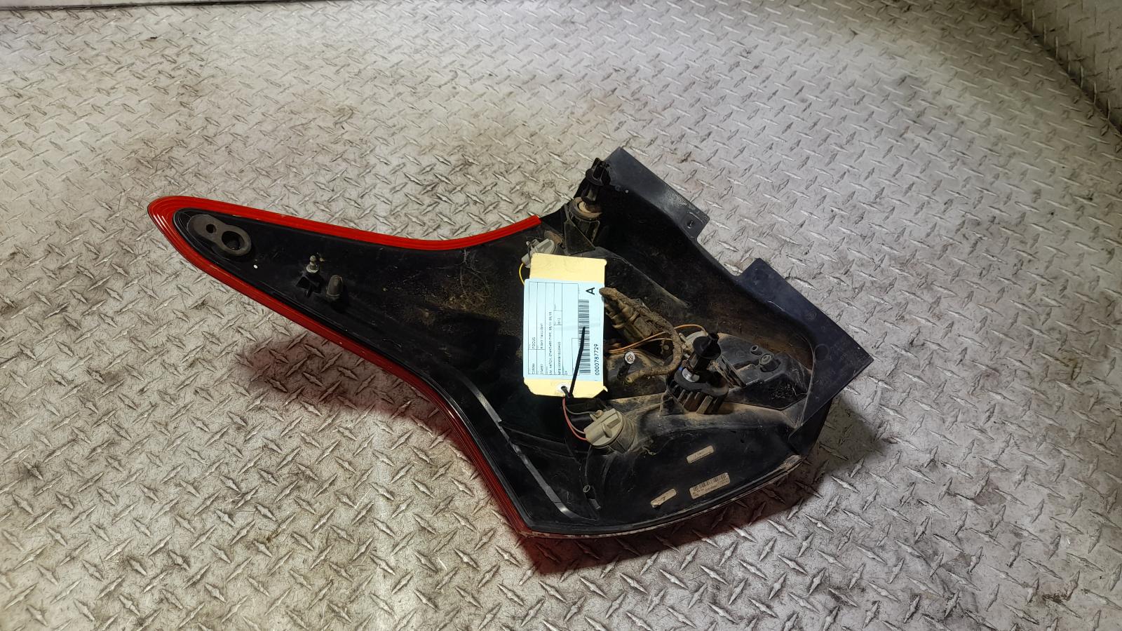 View Auto part Right Taillight Ford Focus 2013