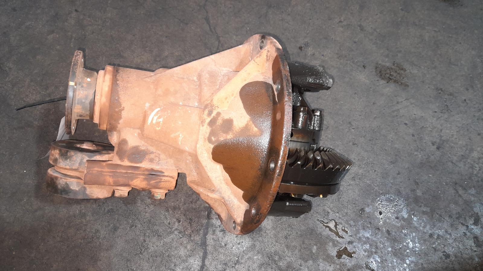View Auto part Differential Centre Hyundai Iload/imax 2011