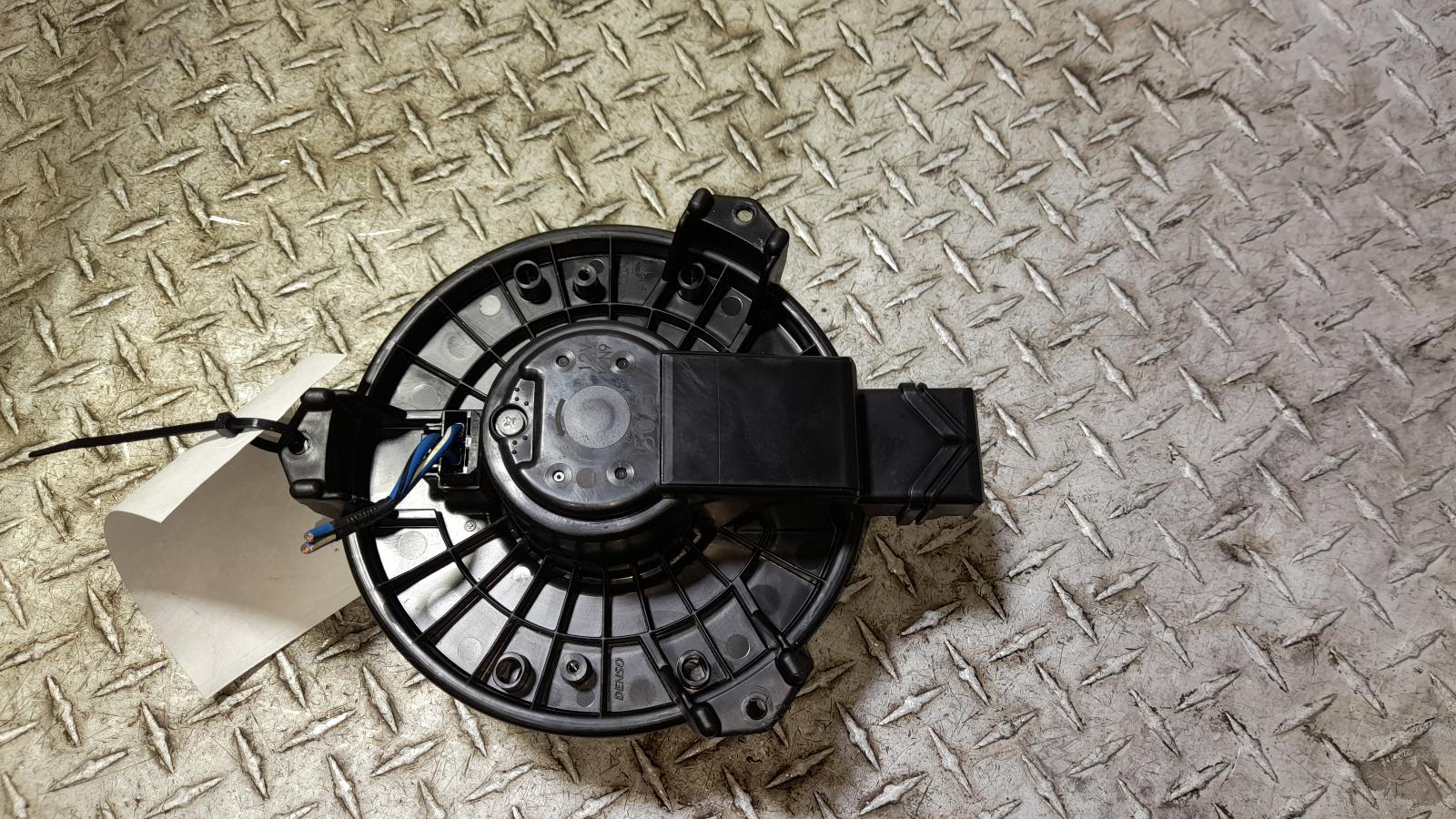 View Auto part Heater Fan Motor Mazda Cx9 2011