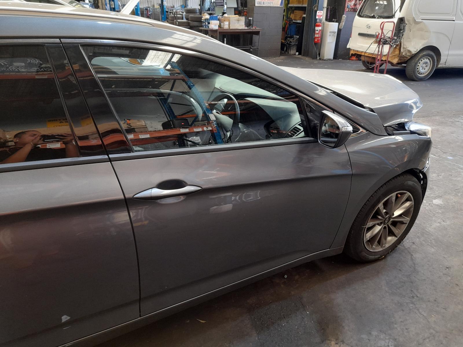 View Auto part Right Front Door Hyundai I40 2018