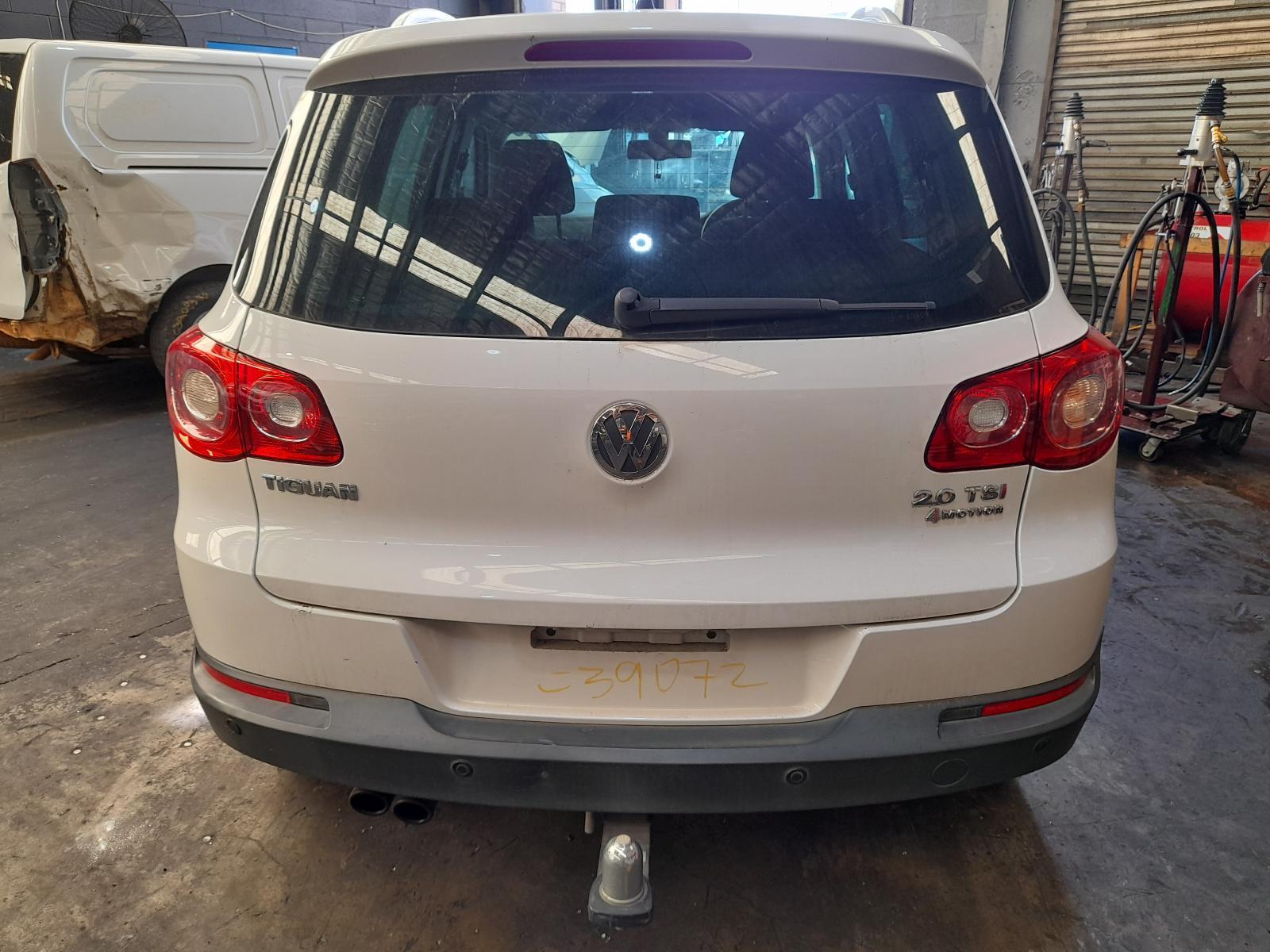View Auto part Bootlid/Tailgate Volkswagen Tiguan 2010