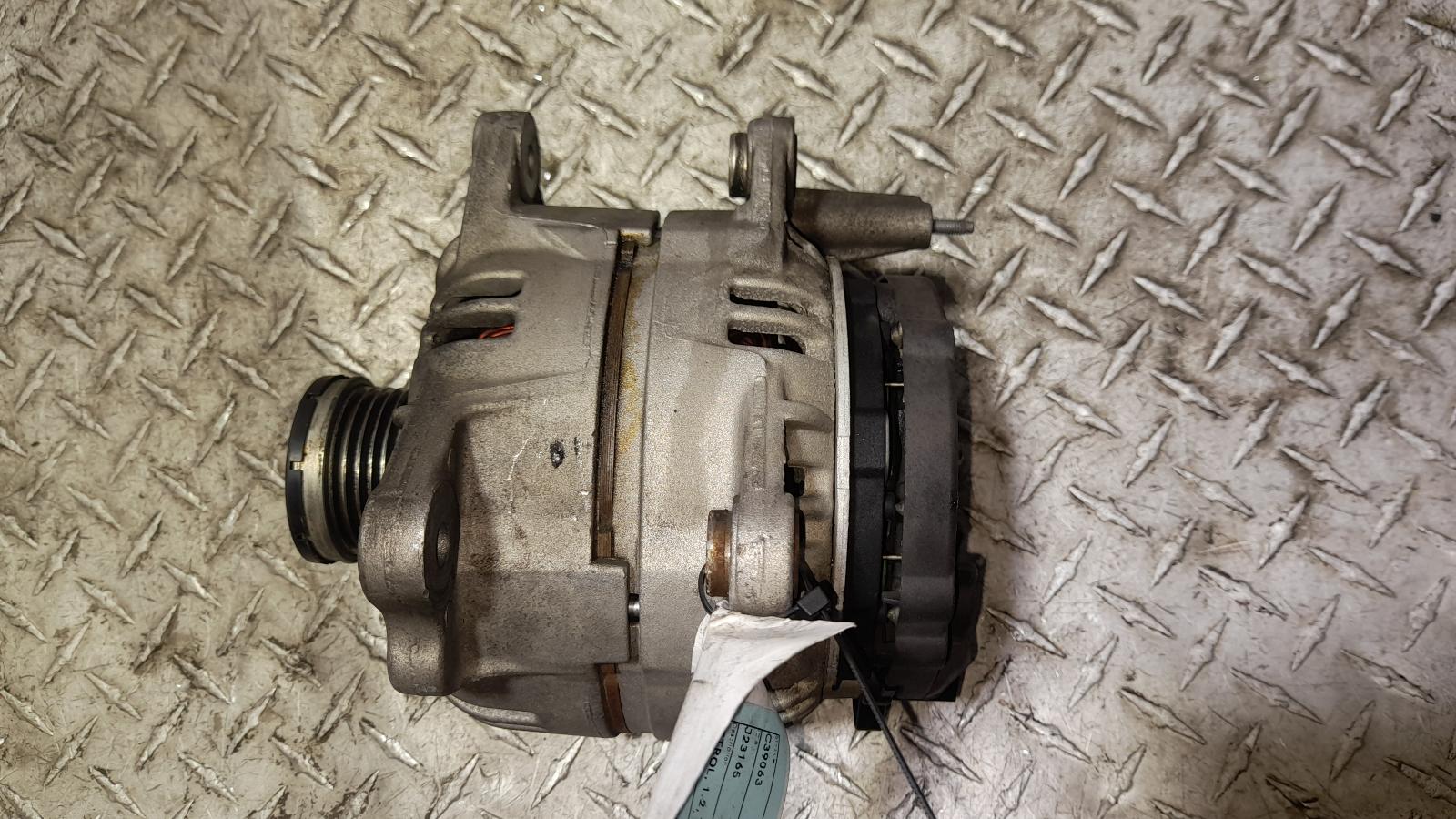 View Auto part Alternator Skoda Yeti 2012