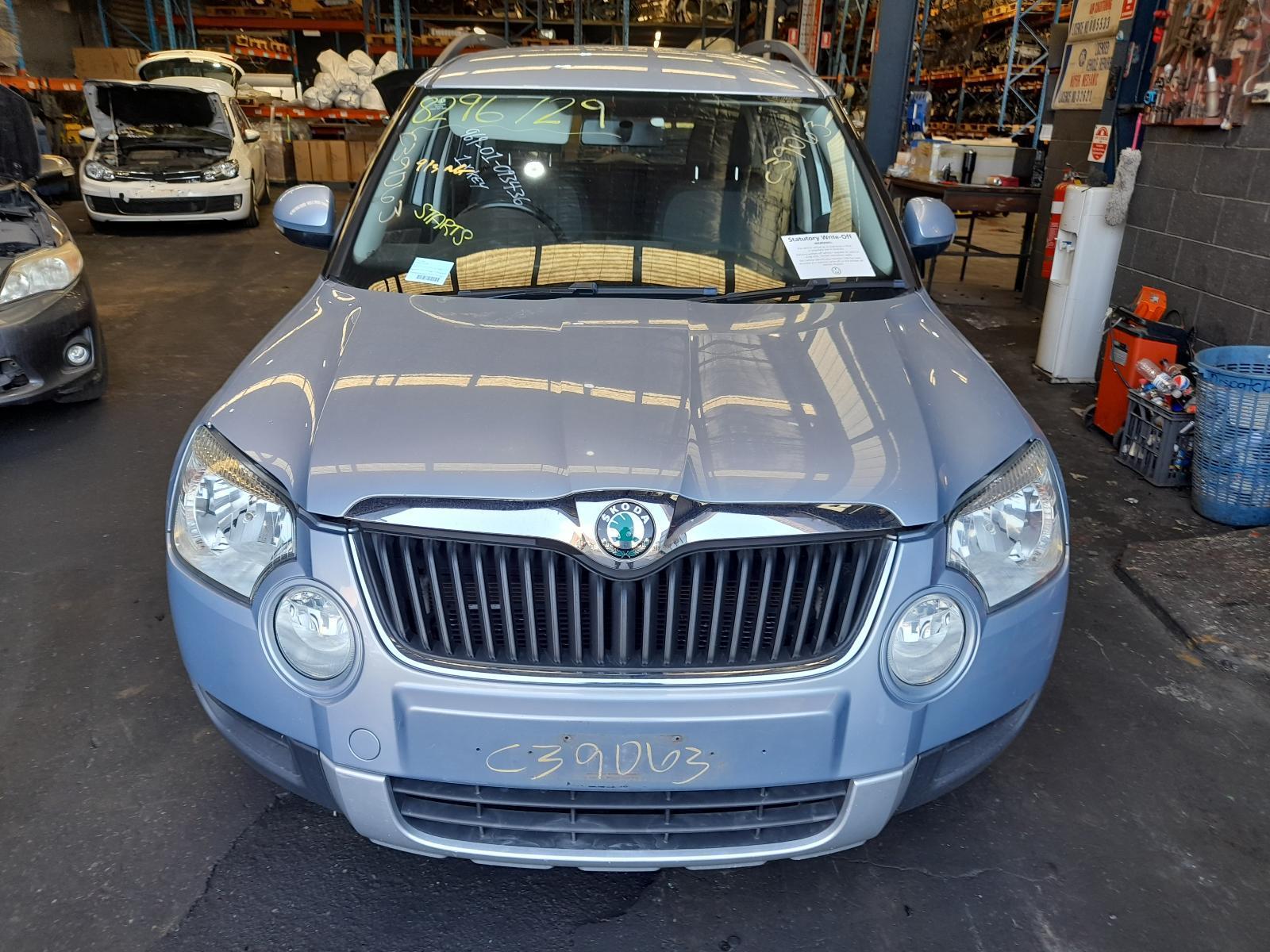 View Auto part Bonnet Skoda Yeti 2012