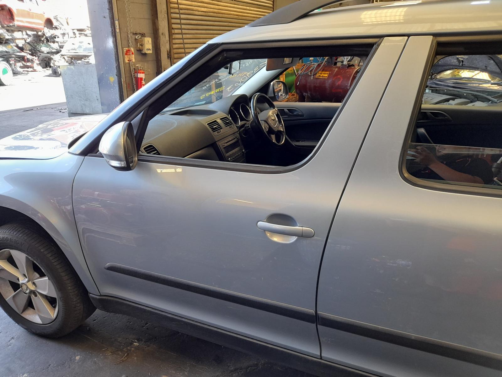 View Auto part Left Front Door Skoda Yeti 2012