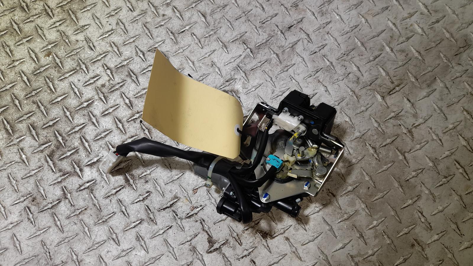 View Auto part Door/Boot/Gate Lock Toyota Rav4 2015