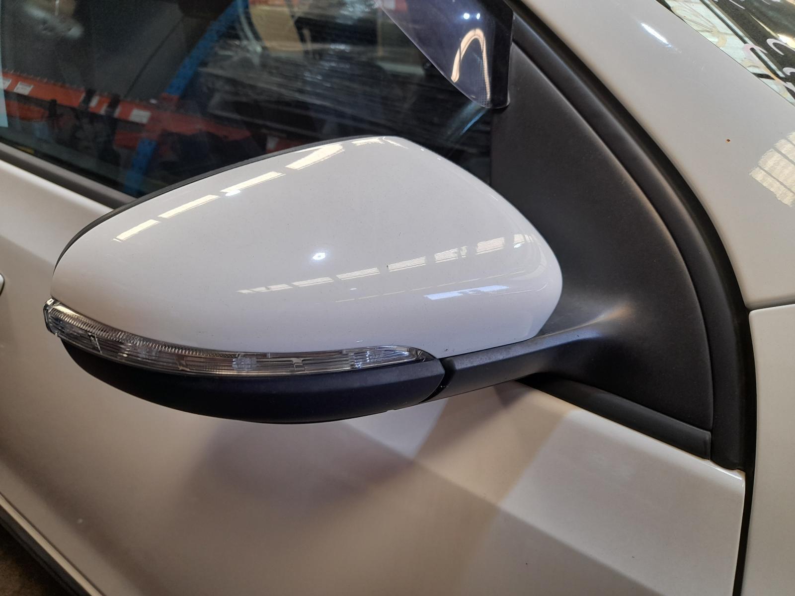View Auto part Right Door Mirror Volkswagen Golf 2011
