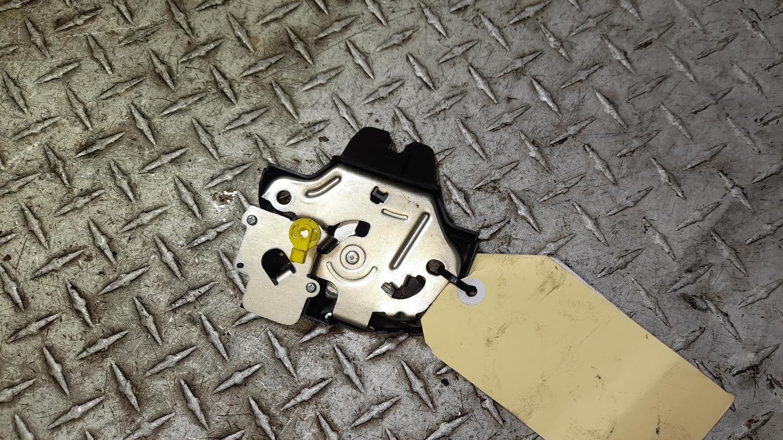 View Auto part Door/Boot/Gate Lock Toyota Corolla 2013