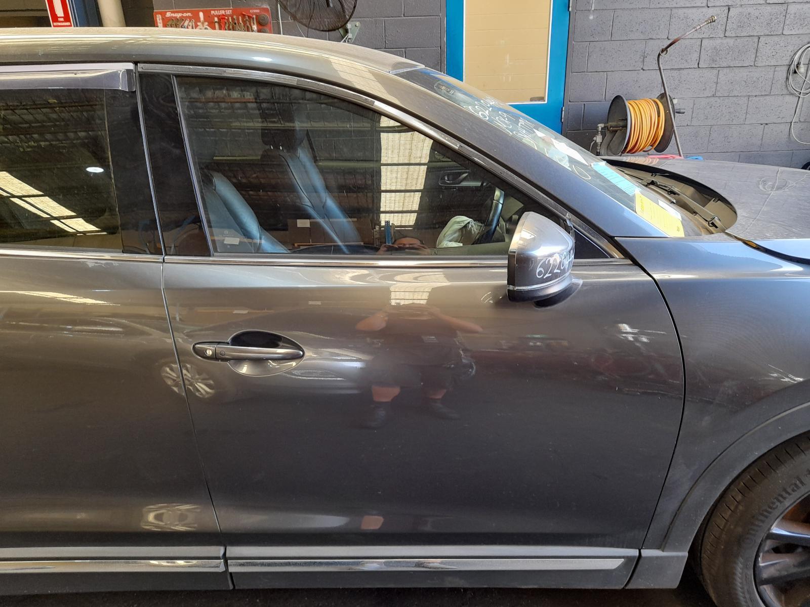 View Auto part Right Front Door Mazda Cx9 2017