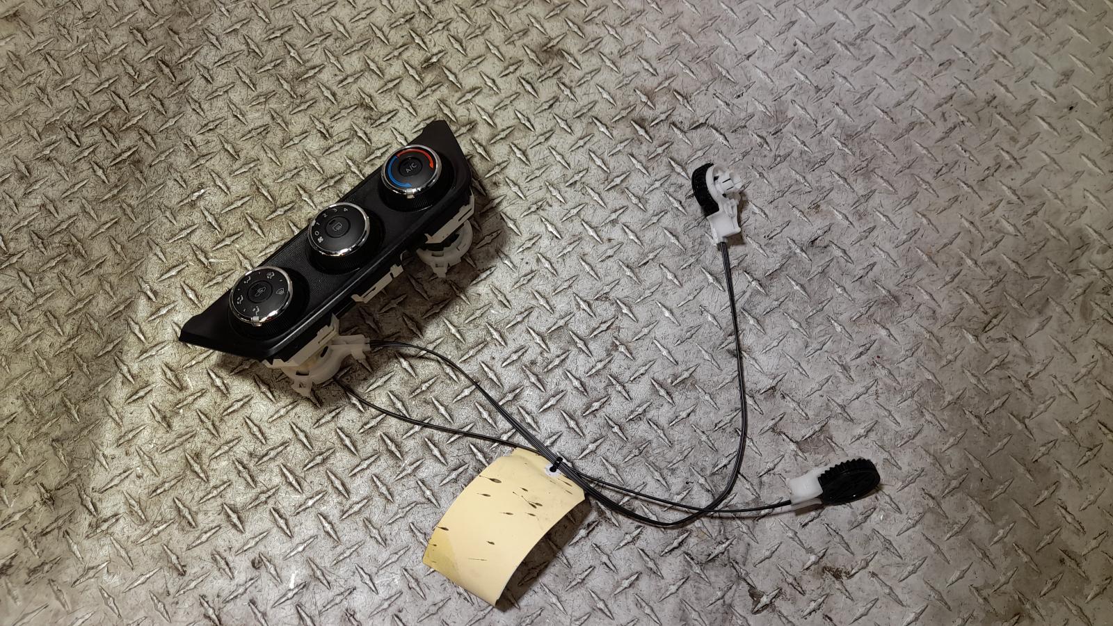 View Auto part Heater/Ac Controls Toyota Rav4 2018