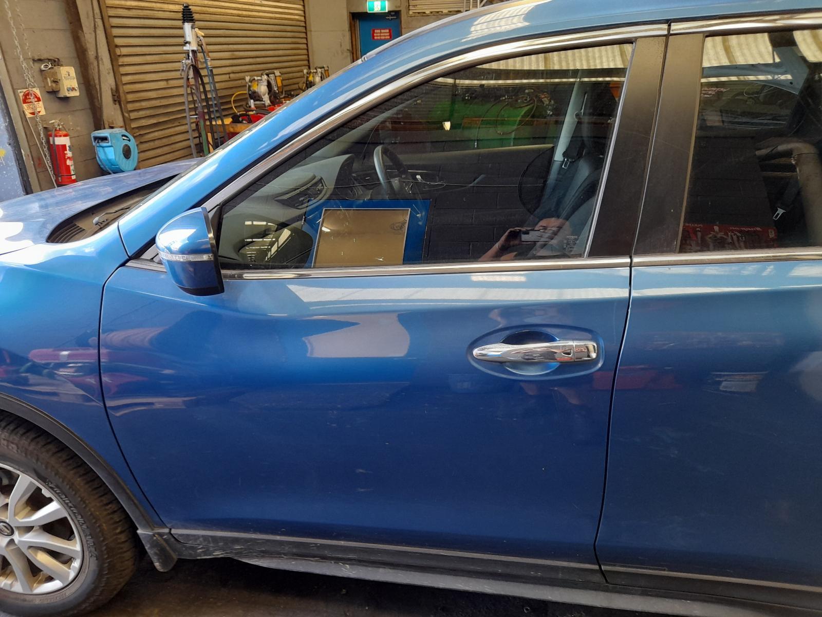 View Auto part Left Front Window Reg/Motor Nissan Xtrail 2018