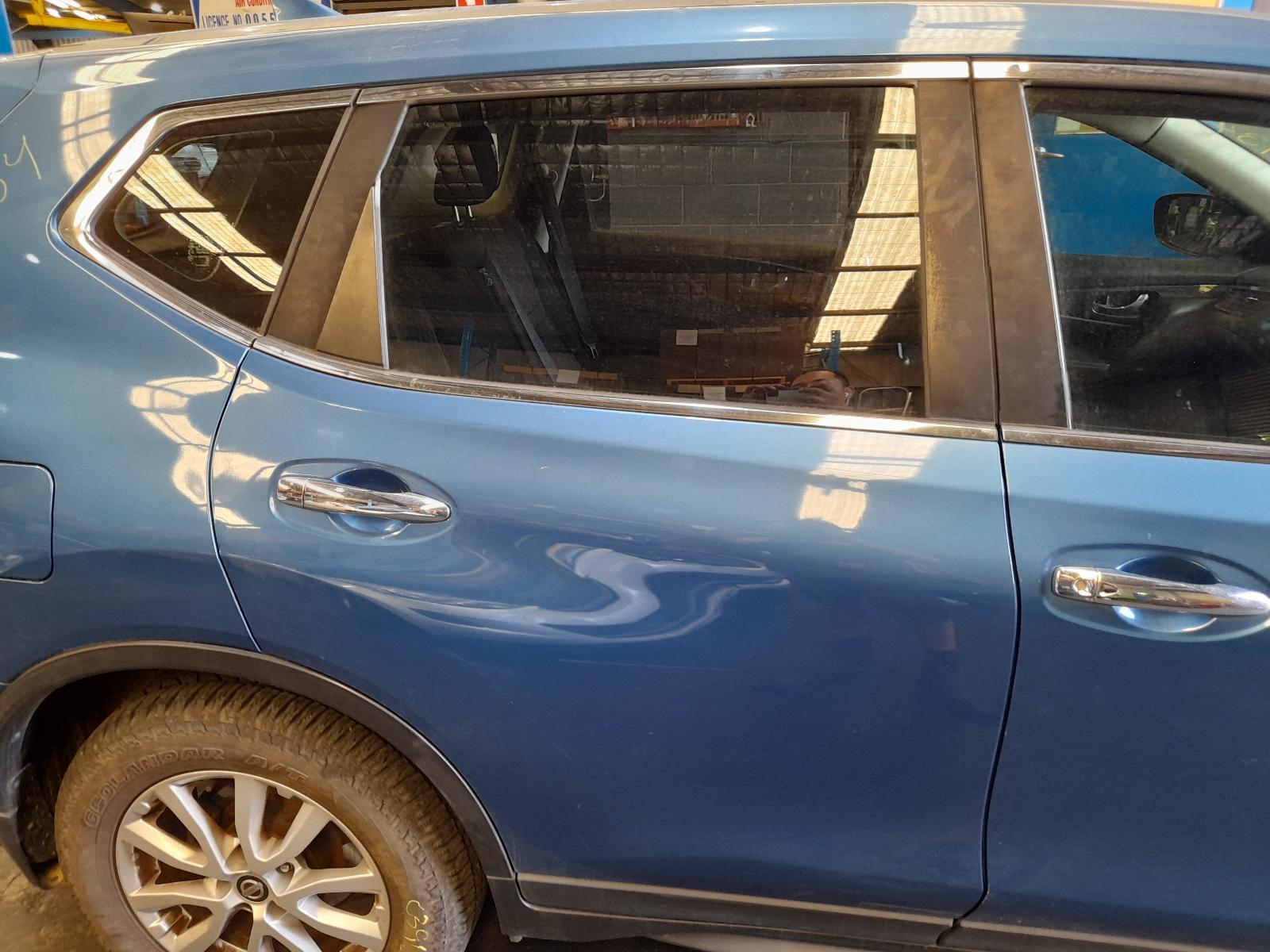 View Auto part Right Rear Side Glass Nissan Xtrail 2018
