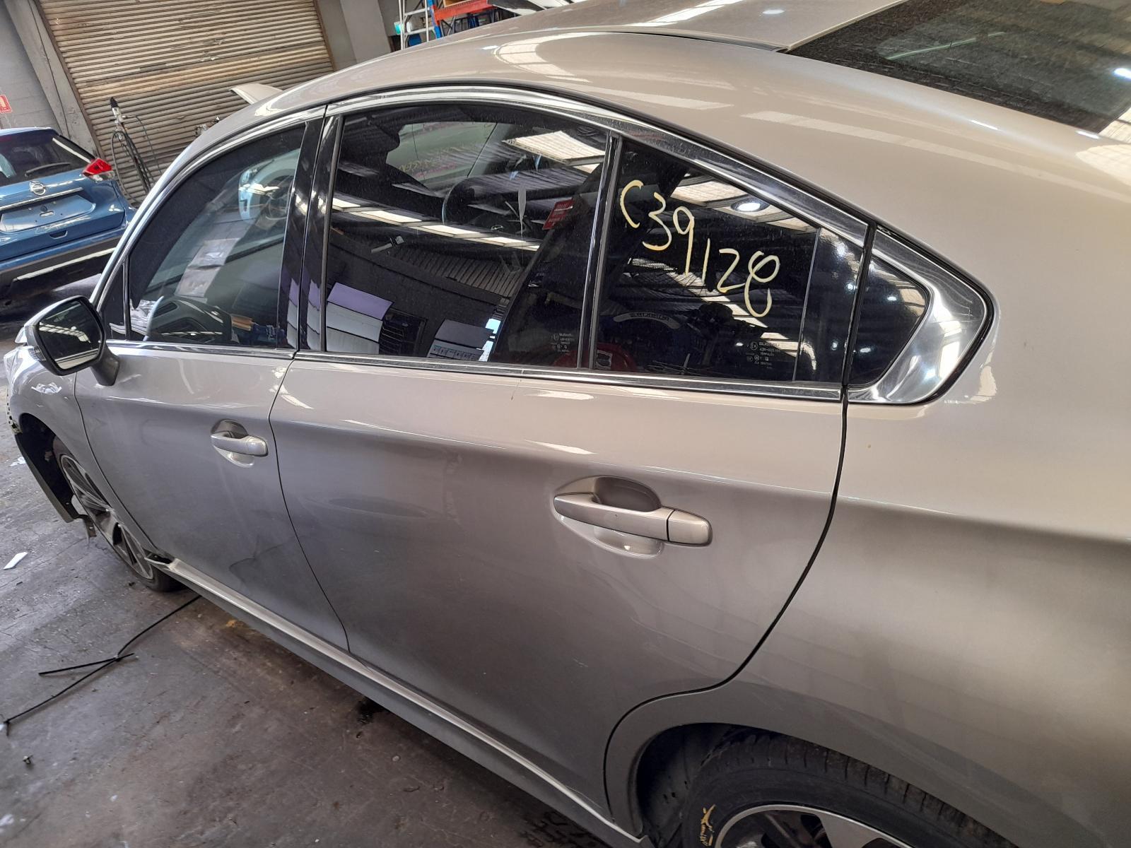 View Auto part Left Rear Door/Sliding Subaru Liberty 2015