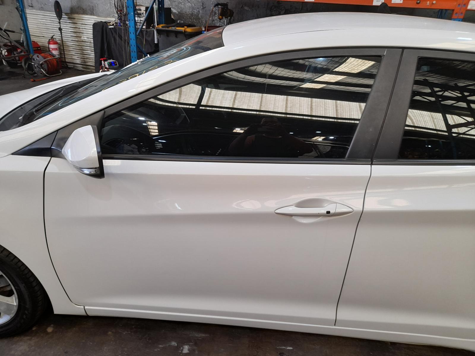 View Auto part Left Front Door Window Hyundai Elantra 2011