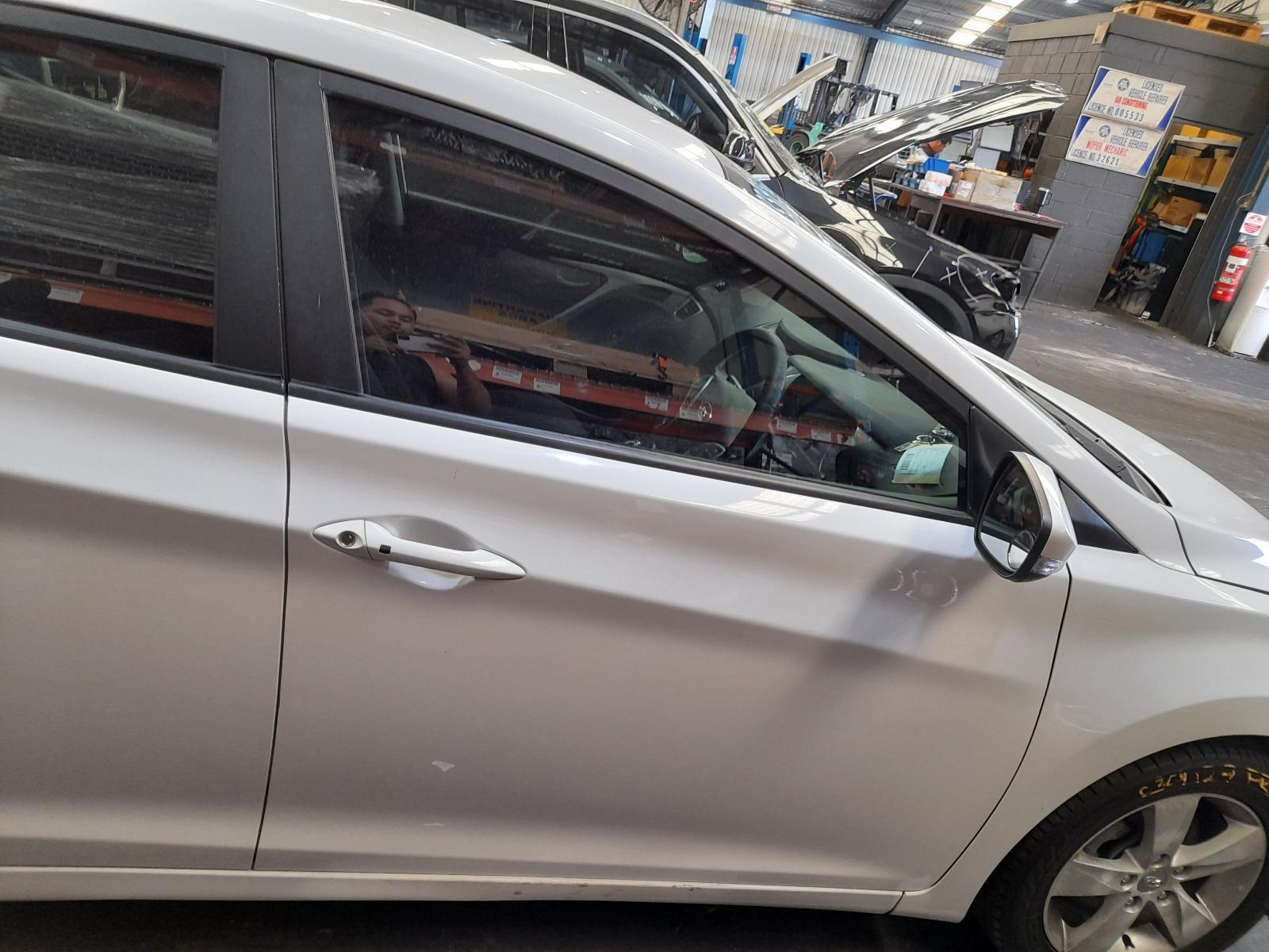 View Auto part Right Front Window Reg/Motor Hyundai Elantra 2011